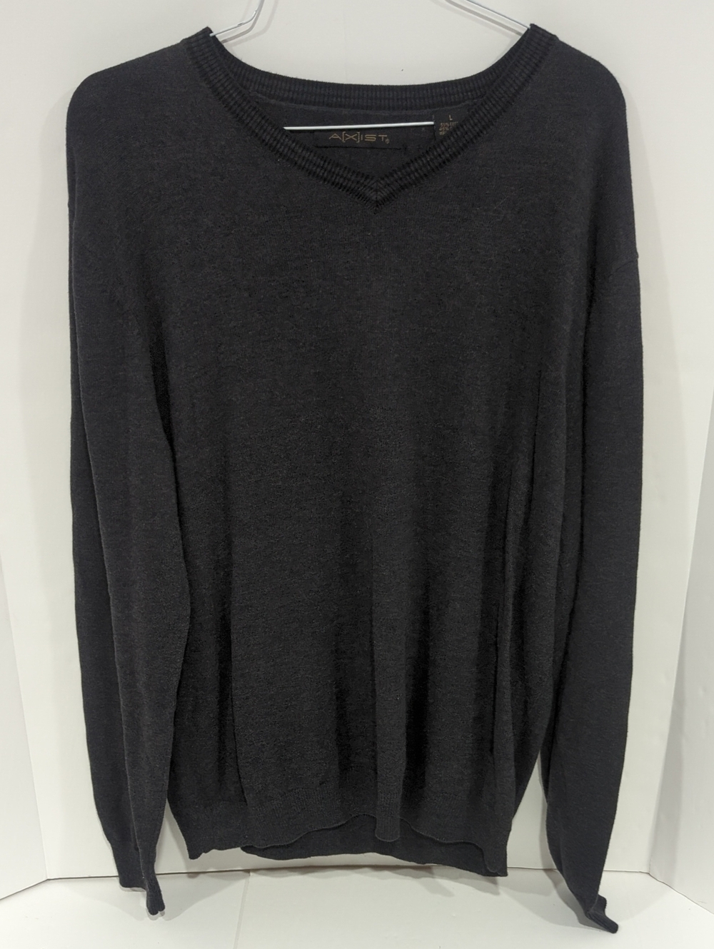 AXIST Men’s Black V-Neck Sweater Size Larg